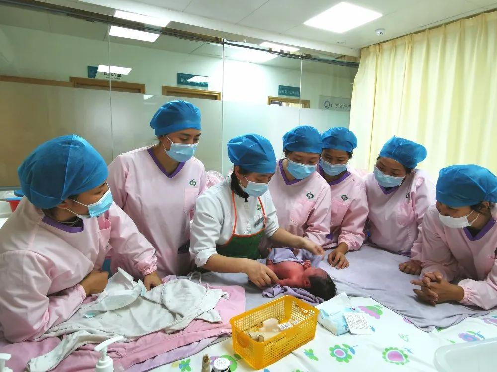 上蔡县妇婴监护型护送